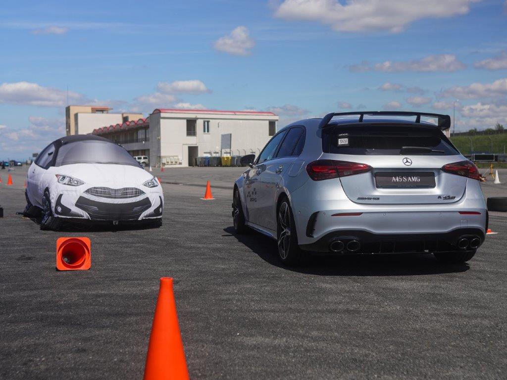 Inflatable Avoidance Car